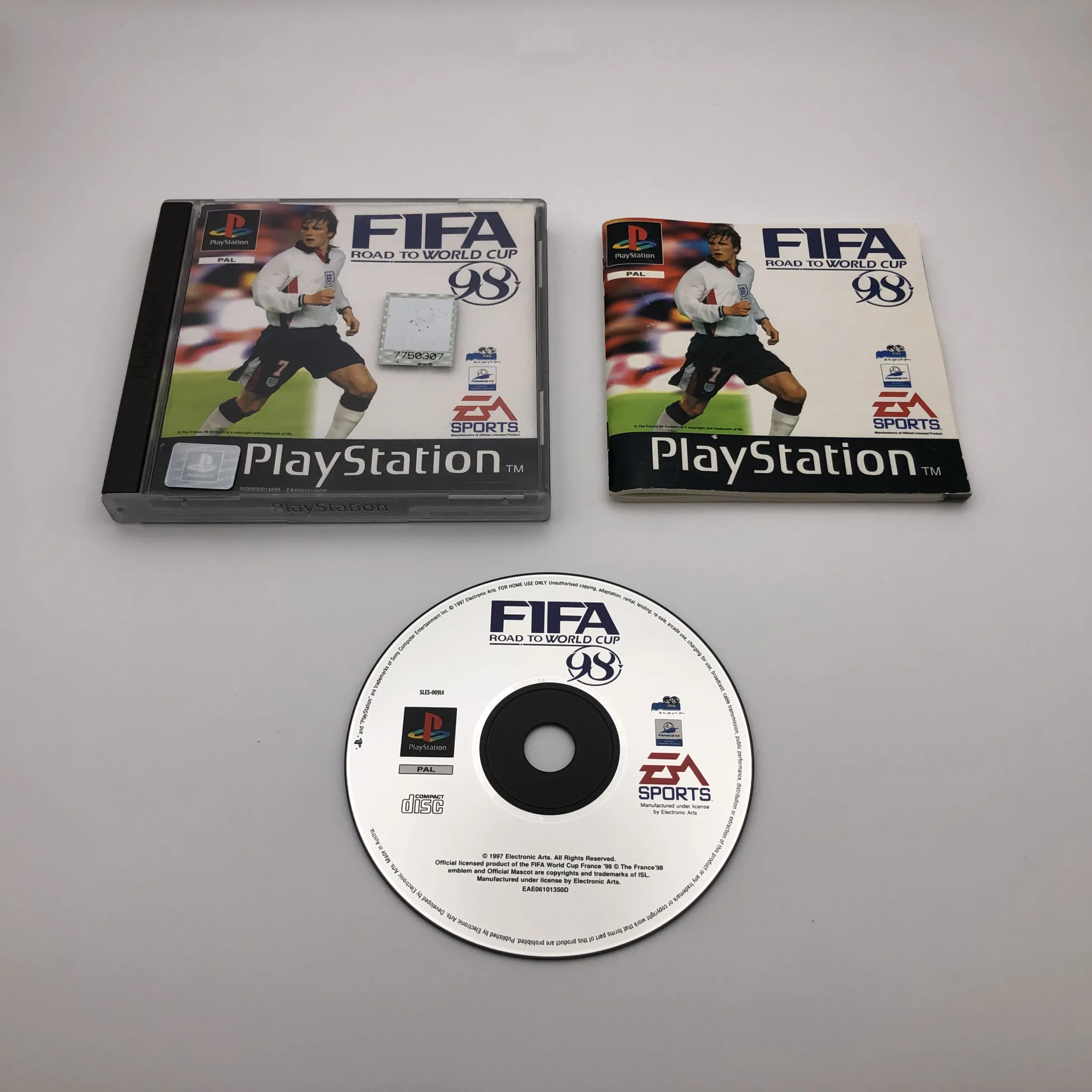 FIFA Road to World Cup 98 - PlayStation 1 - Image 2